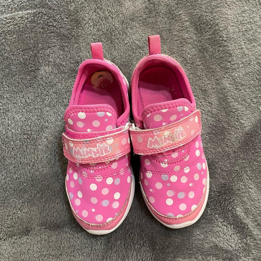 Disney Minnie Mouse Kids Pink Polka Dot Shoes - Picture 3 of 8